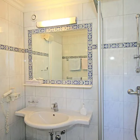 索莱顿酒店 3* 图克斯