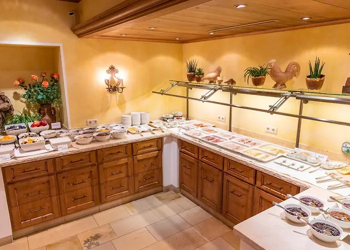 ペンション ゾンライテン ホテル トゥクス