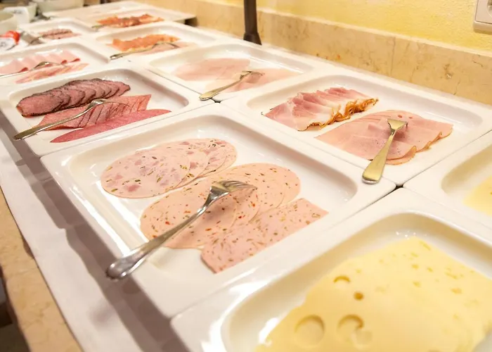 ペンション ゾンライテン トゥクス