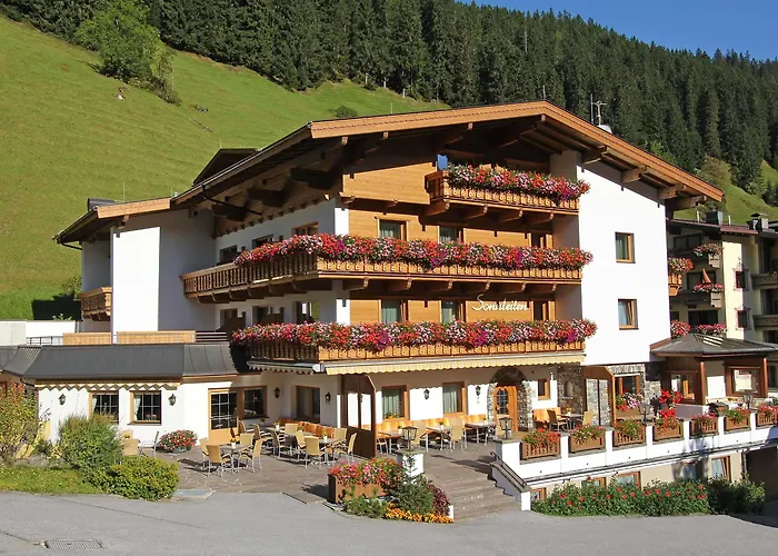 ホテル ペンション ゾンライテン トゥクス