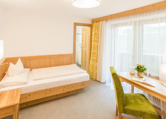 ペンション ゾンライテン ホテル トゥクス