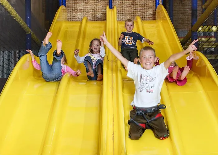 ペンション ゾンライテン ホテル トゥクス