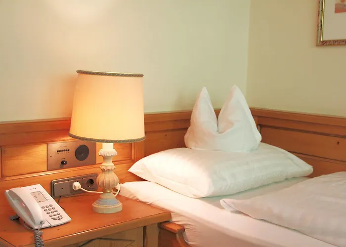 ホテル ペンション ゾンライテン