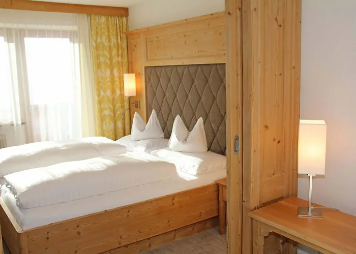 ペンション ゾンライテン 3* トゥクス